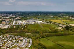 Objets volants, Vue aerienne, Paysage, Campagne, Village, Construction, Maison, Tourisme