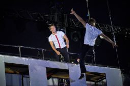 FDJ, Spectacle