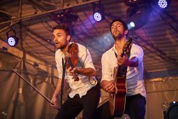 Concert, Outside Duo
