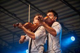 Concert, Outside Duo
