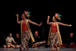 IOV Indonesia, Spectacle