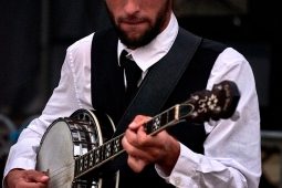 Concert, The Sassy Swingers
