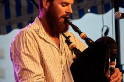 Aloubi, Concert