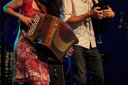 Aloubi, Concert