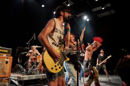 Guerilla Poubelle, Concert
