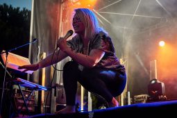 Concert, Hyphen Hyphen