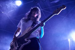 Concert, Hyphen Hyphen