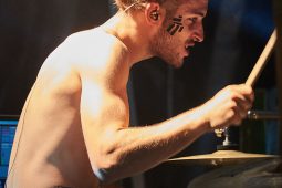 Concert, Hyphen Hyphen
