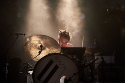 Concert, Hyphen Hyphen