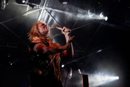 Concert, Hyphen Hyphen
