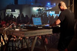 Le Bask, Concert