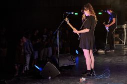 Muncie Girls, Concert