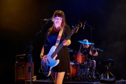 Muncie Girls, Concert