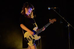 Muncie Girls, Concert
