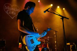 Muncie Girls, Concert