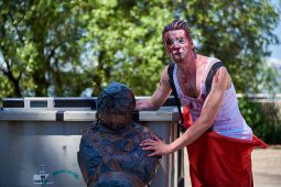 Cie Du Grenier au Jardin, Spectacle