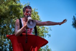 Cie Du Grenier au Jardin, Spectacle