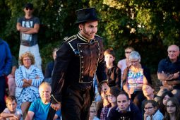 La Folle Allure, Spectacle