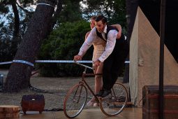 La Folle Allure, Spectacle
