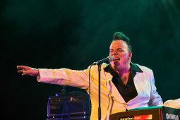 Concert, Mike Sanchez