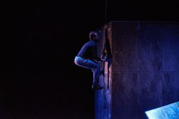 Cie Lève un peu les bras, Spectacle