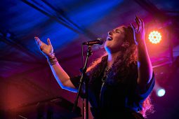 Concert, Lili Poe