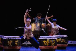 Orang Orang Drum Theatre, Spectacle