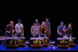 Orang Orang Drum Theatre, Spectacle