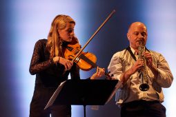 Sandy Anna Olivier, Concert