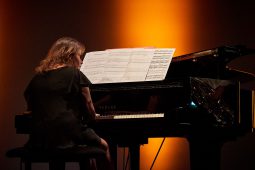 Sandy Anna Olivier, Concert