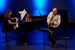 Sandy Anna Olivier, Concert