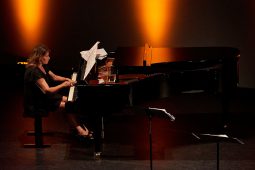 Sandy Anna Olivier, Concert