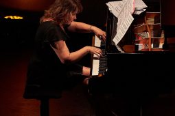 Sandy Anna Olivier, Concert