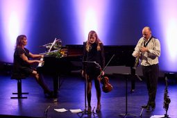 Sandy Anna Olivier, Concert
