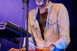 Alma Road, Concert