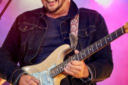 Alma Road, Concert