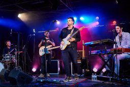 Alma Road, Concert