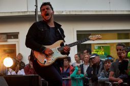 Alma Road, Concert
