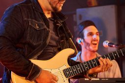 Alma Road, Concert