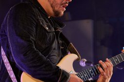 Alma Road, Concert
