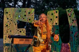 Fred Tousch, Spectacle