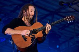 Vanupié, Concert