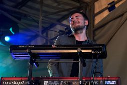 Vanupié, Concert