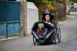 Voiture à pédales, Sorcière