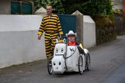 Voiture à pédales, Cheval
