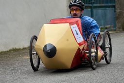 Voiture à pédales, Crayon