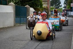 Voiture à pédales, Course, Crayon, Speedy Gonzales, Scoubidou, Pingouin, Vache