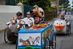 Voiture à pédales, Course, Scoubidou, Speedy Gonzales, Vache, Sorcière, Pingouin