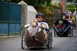 Voiture à pédales, Course, Speedy Gonzales, Sorcière, Rantanplan