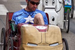 Voiture à pédales, Course, Ironman, Cheval, Scoubidou, Sorcière, Felix